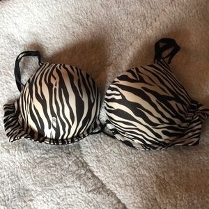 34c Vs miraculous plunge push up bra! Brand new!!